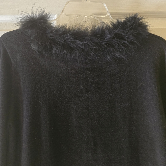 Black & White Women's Sweater with Snowman Design - Picture 5 of 7